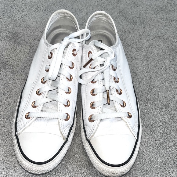 Converse Shoes - Converse Chuck Taylor All Star Lift Leather Sneakers rose gold and black detail